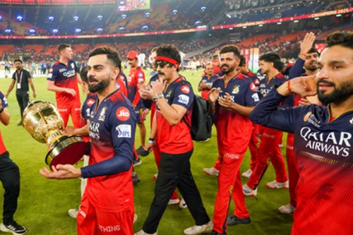 IPL 2026: Wasim Jaffer names RCB playing XI ahead of opener, excludes Phil Salt