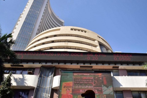 Indian stock market opens flat amid mixed global cues