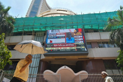 Sensex smashes 86,000 for 1st time, Nifty hits new record