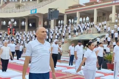 Hundreds across Pacific nations participate in International Day of Yoga
