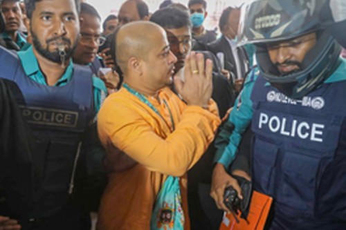 Bangladesh: Hindu monk Chinmoy Krishna Das now slapped with murder charge