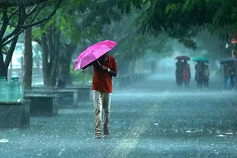 Heavy rain alert in 11 districts of Telangana