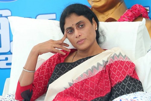 Charge sheet filed against Y.S. Sharmila for assaulting police personnel