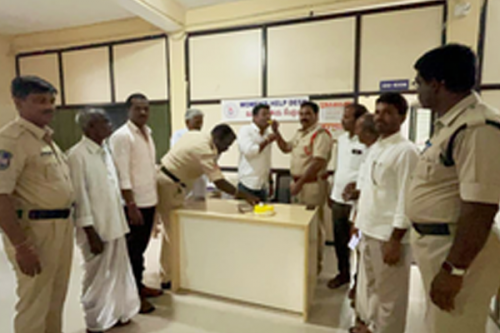 Telangana cop celebrates Cong leader's birthday in police station, shunted