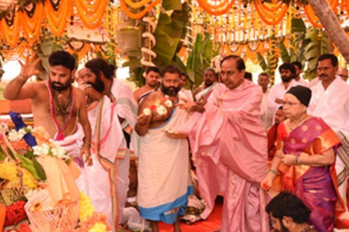 Ahead of elections, KCR begins three-day Rajasyamala Yagam