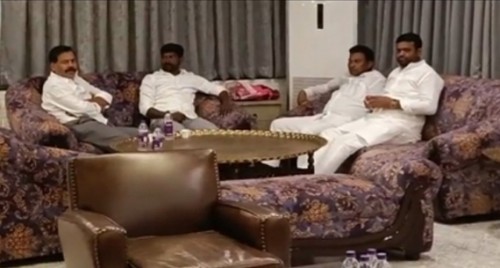 3 caught for trying to 'buy' TRS MLAs in Hyderabad
