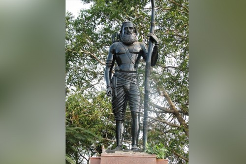 Telangana CM pays tributes to Alluri Sitarama Raju