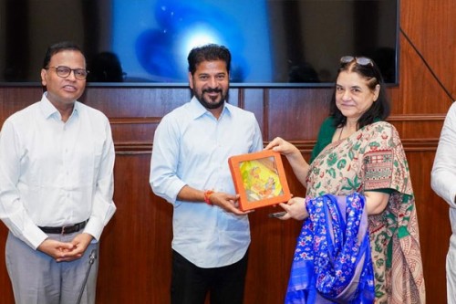 Maneka Gandhi meets Revanth Reddy, discusses street dog management