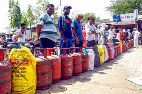 Telangana Cracks Down on Illegal LPG Trade: 3,699 Domestic Cylinders Seized Since March 12