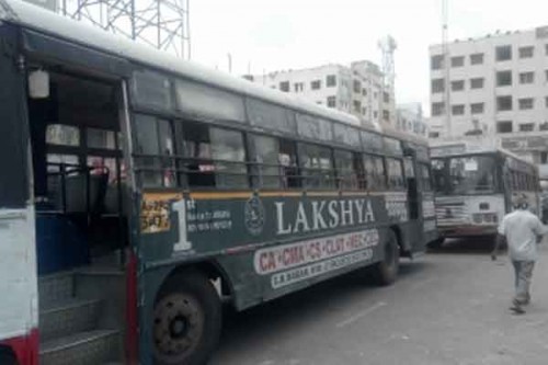 Telangana RTC employees continue strike; govt to hold talks