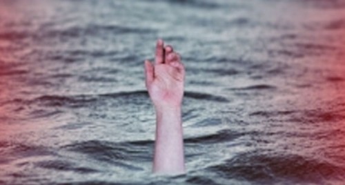 Woman jumps into Hussain Sagar lake in Hyderabad, dies
