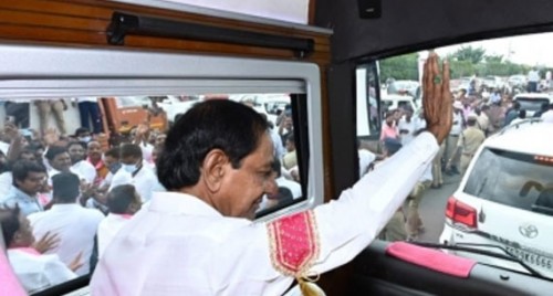 KCR leads massive rally to Munugode to launch TRS campaign