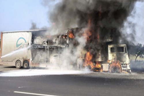 Container with eight cars gutted on Mumbai-Hyderabad highway