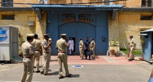 Rahul Gandhi calls on NSUI leaders at Hyderabad prison

