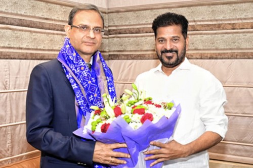 RBI Governor Praises Telangana's Economic Policies After Meeting CM