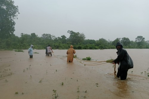 Heavy rains wreak havoc in north Telangana, 10 people washed away